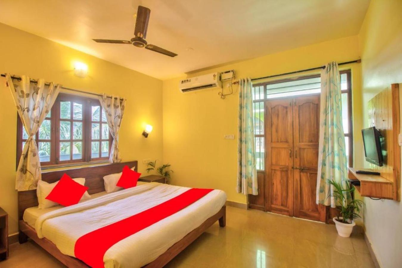 Roseal Beach Front Baga Exterior photo