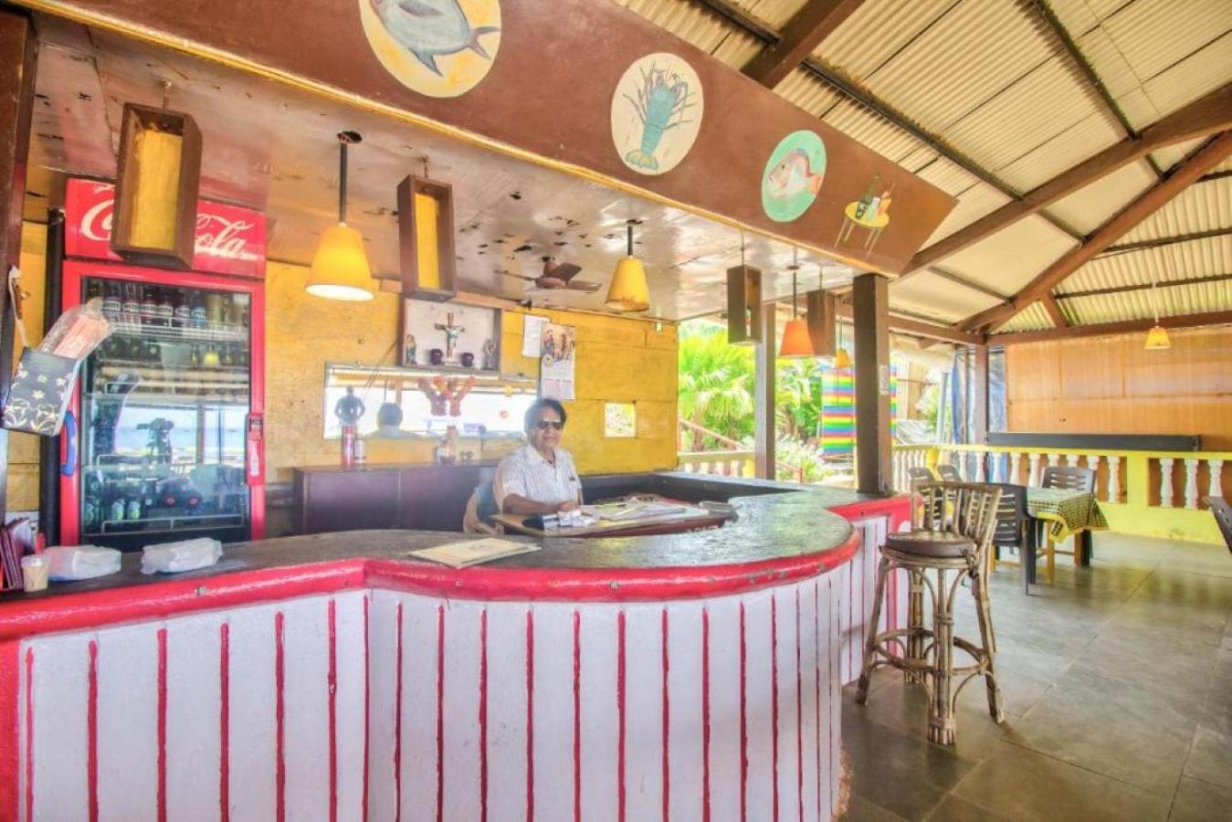Roseal Beach Front Baga Exterior photo